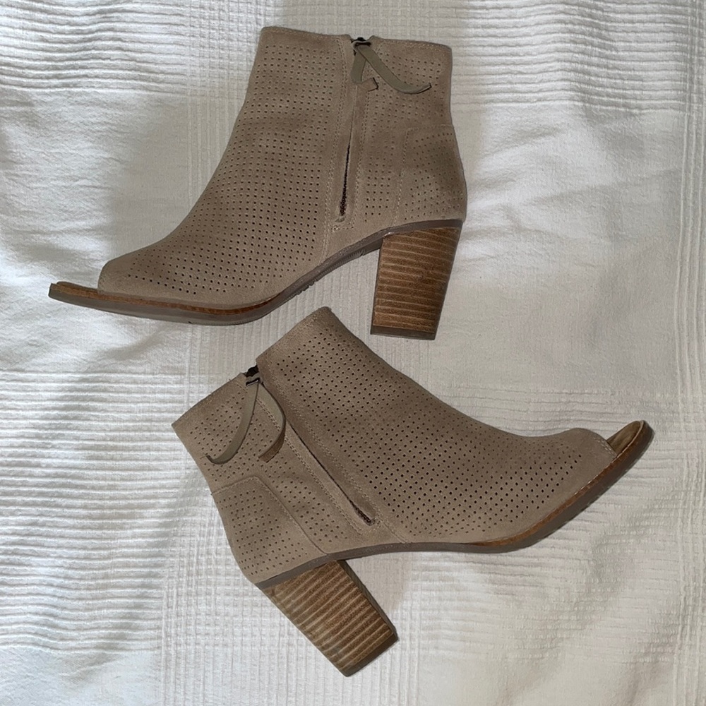 EUC Toms peep toe suede stacked heel booties